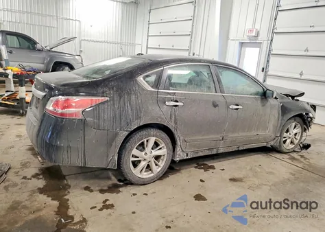 2015 Nissan Altima 2.5 z USA, uszkodzony, nr VIN 1N4AL3AP2FC195976